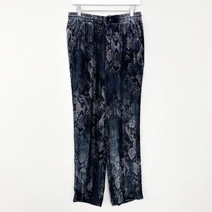 go by GO SILK go velvet everyday pant Printed Snakeskin